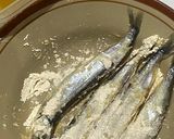 Foto langkah ke 4 dari resep Ikan Shisamo Goreng Bawang.
