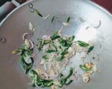 Foto langkah ke 3 dari resep Tumis jamur jagung muda.