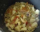 Foto del paso 6 de la receta: Pollo con papas a la olla, rápido y rico
