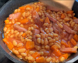 Foto del paso 3 de la receta: Alubias con tomate, zanahoria y bacon