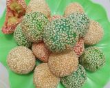Foto langkah ke 5 dari resep Onde onde setelah dingin tidak keras.