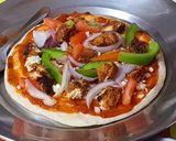 A picture of step 4 of Chicken Shawarma Pizza.