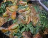 Foto langkah ke 6 dari resep Mangut Ikan Patin Kemangi.