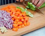 A picture of step 4 of Minestrone Soup.