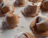 Foto del passaggio 2 della ricetta Cappellacci integrali al farro ricotta e spinaci