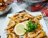 Foto del paso 3 de la receta: Gambas horneadas con picada de ajo y perejil