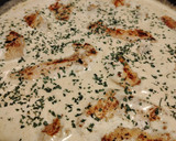 Borsos, fokhagymás csirkemell, gombás, sajtos szószban gluténmentesen recept fázis 5 fotója