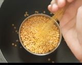 खानदेशी दाल वाटी (खमंग व खुसखुशीत) (dal bati recipe in marathi) रेसिपी स्टेप 1 फोटो 