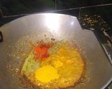 A picture of step 2 of Mushroom Ridgeguard Curry.