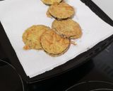 Foto del paso 4 de la receta: Berenjenas rebozadas y filetes al ajillo