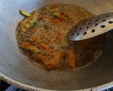 A picture of step 3 of कुरकुरीत तोंडली.