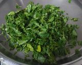 A picture of step 1 of Methi ni bhaji na thepla.