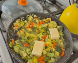 Foto del paso 5 de la receta: Revuelto de verduras SÚPER fácil de hacer en pocos minutos y re saludable! 🍲