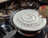 A picture of step 2 of Crispy cap dosa.