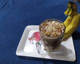 A picture of step 4 of Banana Nutella milk shake.