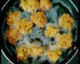 Crispy Onion pakoda recipe step 5 photo