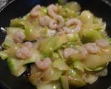 Foto del paso 4 de la receta Tortilla de calabacín y gambas