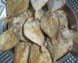 A picture of step 1 of Dry Silver Belly Fish Curry(Goan Style).
