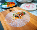 Foto del paso 5 de la receta: Obleas de arroz rellenas de atún, berberechos, verduras y mayonesa de piparras