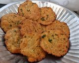 A picture of step 2 of Fried dhebra puri / methi puri.