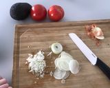 Foto del paso 1 de la receta: Pico de gallo 🥗🍅🥑
