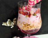 A picture of step 5 of 3 Layer Strawberry Dessert.
