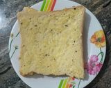 Foto langkah ke 2 dari resep 56. Korean Egg Drop Garlic Toast/ Korean Fluffy Egg Toast/ Korean Sandwich.