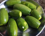 A picture of step 1 of Bharwa parwal ki sabji with besan.