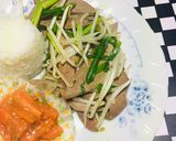 Foto del paso 2 de la receta: Higadito Salteado con Moyashi Cebollita China!