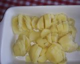 A picture of step 1 of Potatoes for the braai.
