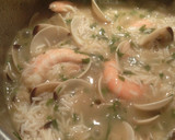Foto del paso 6 de la receta: Almejas y langostinos con arroz