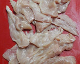 Foto del paso 2 de la receta: Quebab de pechuga de pollo al horno con patatas