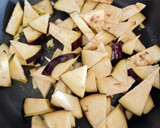 Foto del paso 2 de la receta: Berenjenas con chorizo y queso rallado