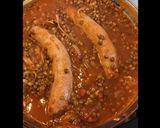Une image de l'étape 3 de Saucisses aux lentilles tomates et oignons.