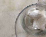 A picture of step 4 of Mango shake with icecream.