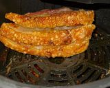 รูปขั้นตอนการทำที่ 6 ของ หมูกรอบ หม้อทอดไร้น้ำมัน ครั้งแรก