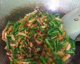 Foto langkah ke 4 dari resep Tumis Tempe Kacang Panjang.