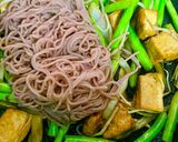 Hình bước làm 5 của món Giảm cân cùng bún gạo lứt: Bún gạo lứt xào dã chiến 😜