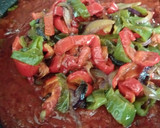 Foto del paso 5 de la receta: Cappellettis de jamón con salsa de tomate y hummus con aceitunas