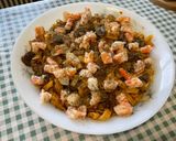 Une image de l'étape 19 de Nouilles aux crevettes et champignons au gingembre et curry.