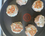 Foto del paso 2 de la receta: Ñoquis con pesto y espárragos acompañados por albondigas rellenas - keto