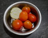 Hình bước làm 1 của món Salad ức gà trứng cút healthy
