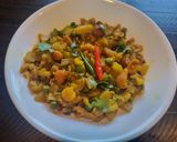 A picture of step 3 of Lau Ghonto or Bottle Gourd Curry.