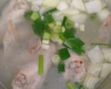 Foto langkah ke 1 dari resep Sup Ayam Bawang.