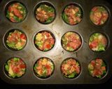Foto del paso 3 de la receta: Hueveras en moldes