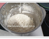 Foto del paso 1 de la receta: Polvorones de aceite de oliva y almendras