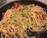 法蘭克福腸洋蔥卡邦尼意大利麵配火箭菜食譜步驟2照片