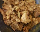 Foto langkah ke 5 dari resep Ayam goreng.