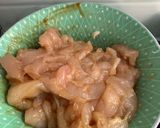 A picture of step 3 of Char Kway Teow.