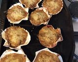 Une image de l'étape 10 de Coquilles saint Jacques gratinées béchamel et champignons bruns.